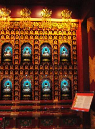 sIMG_6193 room of 1000 buddhas